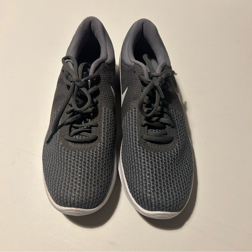 New! Nike RevolutionRunning Shoes Size 9 - Picture 5 of 14